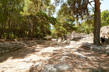 Phaselis antik şehir görüşü. Antalya konsept fotoğrafını ziyaret et. Antalya Türkiye - 6.9.2021