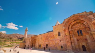 Divrigi 'nin büyük camii diğer adıyla Divrigi Ulu Cami zaman aşımı görüntüleri. Türkiye 'nin 4k konseptini ziyaret edin.