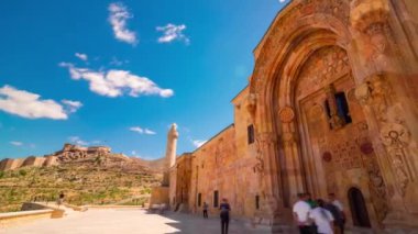 Divrigi Ulu Cami 'nin veya Sivas Türkiye' deki Büyük Divrigi Camii 'nin zamanaşımı görüntüleri. 