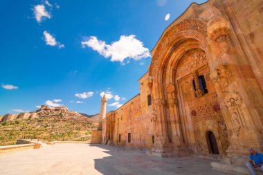 Ulu Cami ve Divrigi Hastanesi diğer adıyla Divrigi Ulu Camii. Sivas Türkiye - 6.26.2024
