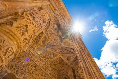 Divrigi Ulu Cami, nam-ı diğer Büyük Divrigi Camii 'nin kapısı. Sivas Türkiye - 6.26.2024