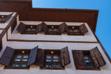 Safranbolu 'nun sözel evleri. Safranbolu kasabasındaki tarihi binalar. Osmanlı mimari arka plan fotoğrafı.