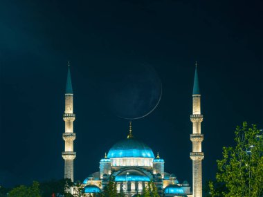 Eminonu Yeni Cami veya Hilal Ay 'lı Yeni Cami. İslami ya da ramazan konsepti.