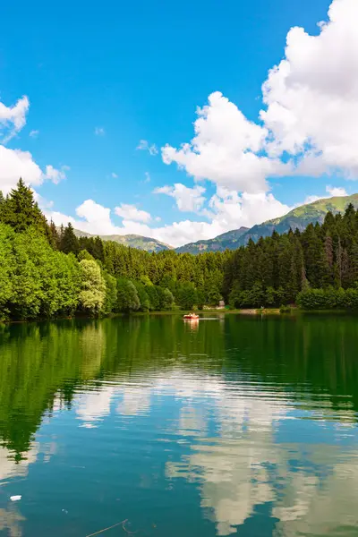 Artvin 'in Savsat ilçesindeki Karagol gölünün manzarası. Karagol Sahra Ulusal Parkı. Artvin Turkey - 8.8.2024