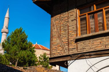 Karabuk 'ta Safranbolu ilçesinde camii olan tarihi bir evin ayrıntıları.