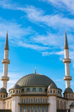 Taksim Camii. Ramazan veya İslami dikey arkaplan fotoğrafı. İstanbul konsept fotoğrafını ziyaret et.