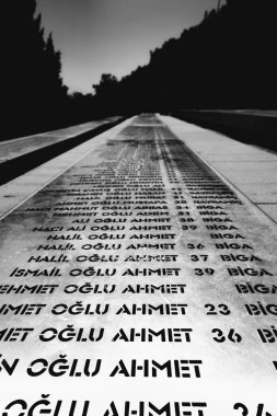 Kesikdere Mezarlığı veya Kesikdere Sehitligi şehitlerinin isimleri. 18 Mart ya da 18 Mart konsept fotoğrafı. Çanakkale Türkiye - 4.14.2024