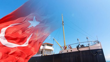 SS bandirmalı Türk Bayrağı. 19 Mayis veya 19 Mayıs 'ta Atatürk, gençlik ve spor günü konsepti imajının anılması.