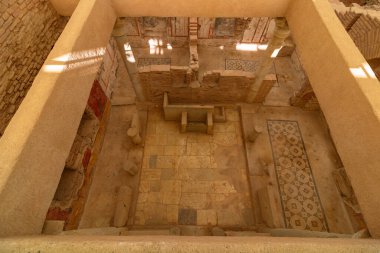 Ephesus 'taki Terrace Evleri kompleksinin enkazının geniş açılı görüntüsü. İzmir Türkiye - 2.1.2025