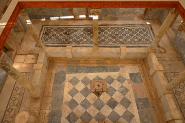Ephesus 'taki Terrace Evleri kompleksinin enkazının geniş açılı görüntüsü. İzmir Türkiye - 2.1.2025