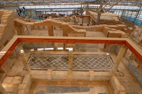 Yamac evler veya Efes 'teki Terrace Evleri. İzmir Türkiye - 2.1.2025