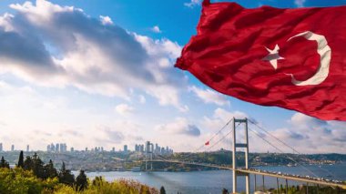 15 temmuz konsepti videosu. 15 Temmuz demokrasi günü arka plan videosu. Boğaz köprüsü ve dalgalanan Türk Bayrağı