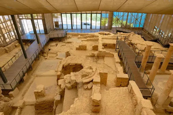 Zeugma Arkeolojik saha görüntüsü içeriden. Nizip Gaziantep Türkiye 'deki Zeugma Arkeolojik Alanı - 6.25.2025