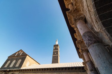 Diyarbakır Ulucamii veya Diyarbakır Büyük Camii arkaplan fotoğrafı. Ramazan veya İslami kavram.