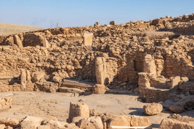 Şanlıurfa Türkiye 'deki Karahan Tepe' nin kazı sahasındaki Steller. Türkiye konsept fotoğrafını ziyaret et.