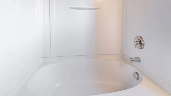 Panorama Alcove Tub Shower Combo Kit Wall Mounted Shower Head — Stock Photo, Image