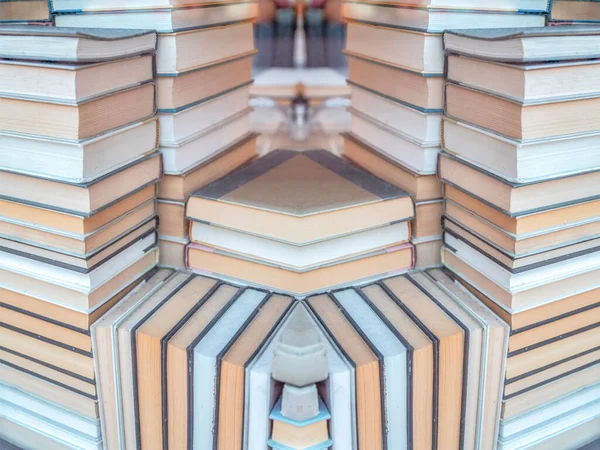 Абстрактные Зеркальные Фоновые Стопки Книг Возле Рыбацкой Пристани Сан Франциско — стоковое фото