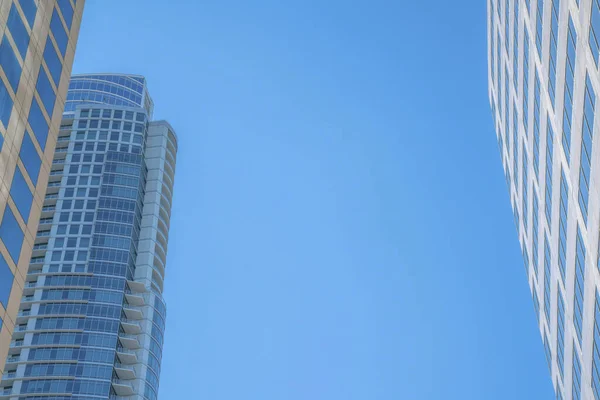 Moderni Appartamenti Uffici Austin Texas Torreggiante Contro Cielo Blu Chiaro — Foto Stock