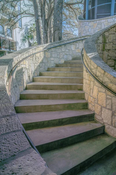 Escadas Concreto Com Paredes Pedra Com Corrimãos Montadas San Antonio — Fotografia de Stock