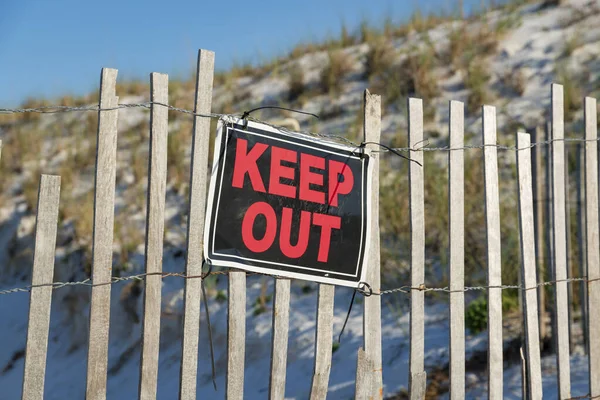 Destin Florida Keep Out Sign Fence Wood Connected Stainless Steel — Stock Photo, Image
