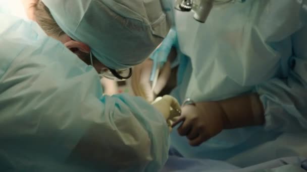 Proces Chirurgii Dentystycznej Lekarze Wszczepiają Implanty Dentystyczne — Wideo stockowe