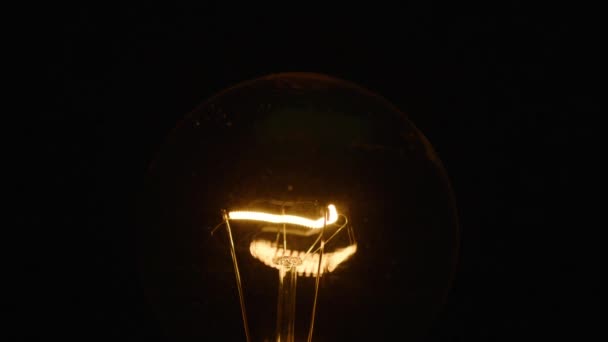 Wolfram Glühbirne Licht Schaltet Sich Ein Und Aus Gemütlich Auf — Stockvideo