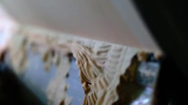 Maya üretimi için Atılgan. Hammaddelerin hazırlanması, ilk aşamada maya üretimi. Tereyağı, sos, margarin, maya. Maya üretimi için Atılgan.