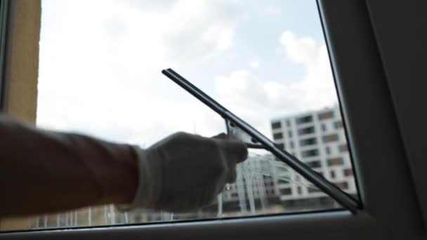 Cam Silici Profesyonel Pencere Temizliği Yakın Plan Cam Köpük Köpük — Stok video