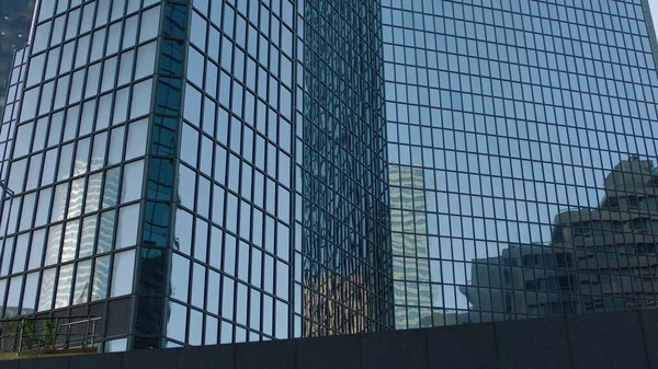 Окна Офисных Зданий Вид Снизу Здание Небоскреба Многими Корпоративными Офисами — стоковое фото