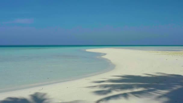Стрельба Беспилотника Над Морем Мальдивских Островах Красивые Морские Волны Пляжи — стоковое видео