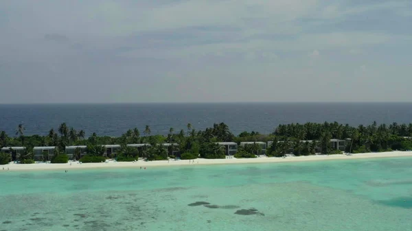 Maldivler Adalarındaki Bir Drondan Ateş Ediyorlar Güzel Deniz Dalgaları Kumsallar — Stok fotoğraf
