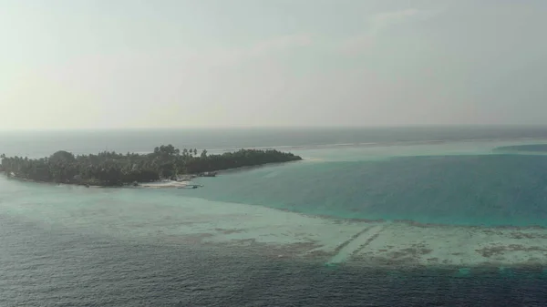 Strzelanina Drona Nad Morzem Malediwach Piękne Fale Morskie Plaże Piasek — Zdjęcie stockowe