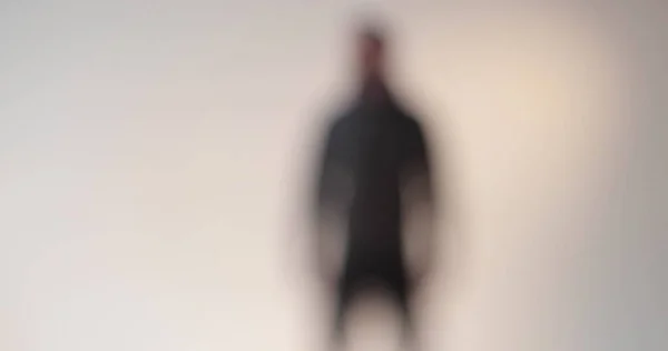 Красиві Художні Кадри Чоловіка Темній Куртці Знімали Студії Основний Єкт — стокове фото