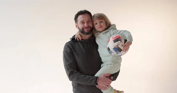 Porträtt Lycklig Stilig Pappa Med Sin Son Famnen Lycklig Saga — Stockfoto