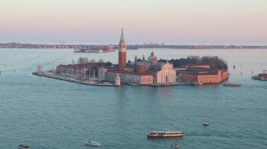 Günbatımında San Giorgio Maggiore adası Venedik, İtalya, Avrupa.