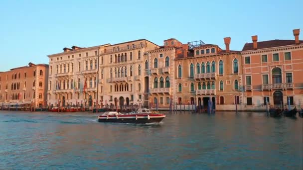 Βενετια Ιταλια Μαρτιου 2023 Μεγάλο Κανάλι Πλωτά Πλοία Ένα Όμορφο — Αρχείο Βίντεο