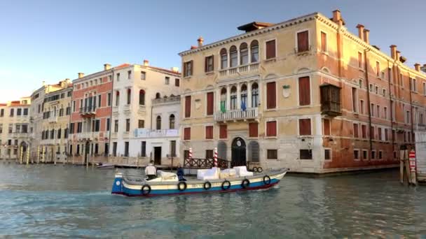 Венеция Италия Марта 2023 Года Гранд Канал Плавающим Кораблем Красивым — стоковое видео