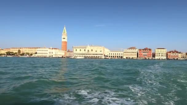威尼斯与圣马可坎帕尼勒 观点圣马可盆地 意大利 — 图库视频影像