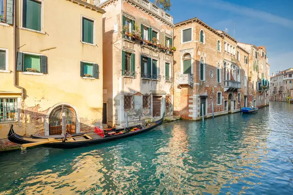 Gondel Einem Kanal Der Altstadt Von Venedig Italien Europa — Stockfoto