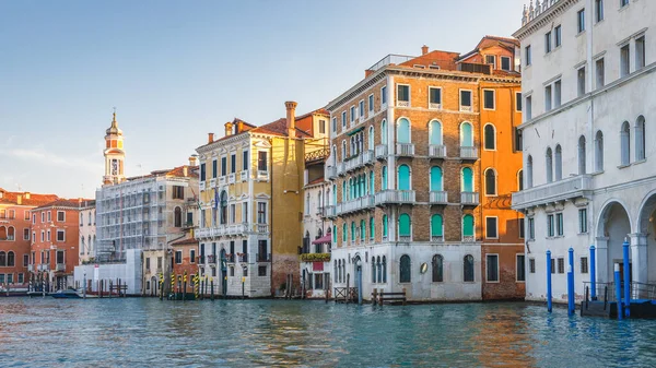 Grand Canal Historickými Budovami Benátkách Krásného Slunečného Rána Itálie Evropa — Stock fotografie
