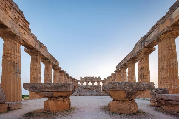 Świątynia Hery Selinunte Zachodzie Słońca Stanowisko Archeologiczne Sycylii Włochy Europa — Zdjęcie stockowe