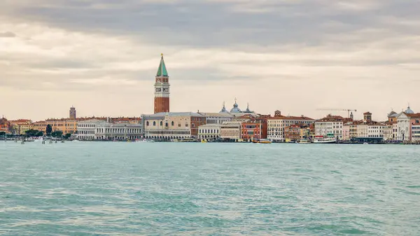 Mark Campanile Venedik San Marco Havzası Talya Avrupa Manzarası — Stok fotoğraf