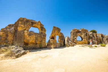 Sicilya, İtalya ve Avrupa 'daki Agrigento' daki Tapınaklar Vadisi Duvarı.