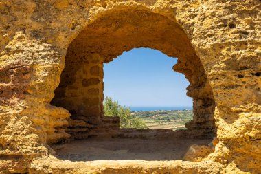 Sicilya, İtalya ve Avrupa 'daki Agrigento' daki Tapınaklar Vadisi 'ndeki Arcosolium mezarı..