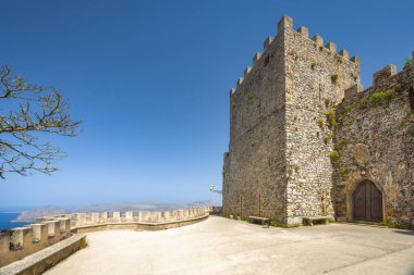 Sicilya 'nın kuzeybatısındaki Erice kasabasındaki Balio Kalesi, İtalya, Avrupa, Trapani yakınlarında..