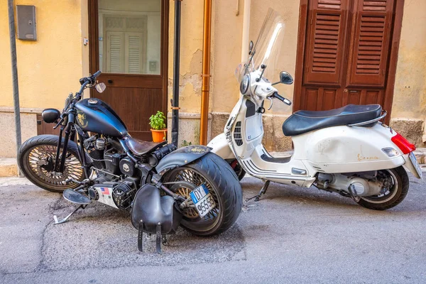 Castellammare Del Golfo Itália Julho 2023 Motos Harley Davidson Vespa — Fotografia de Stock