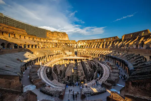 Řím Itálie Května 2022 Interiér Kolosea Při Západu Slunce — Stock fotografie