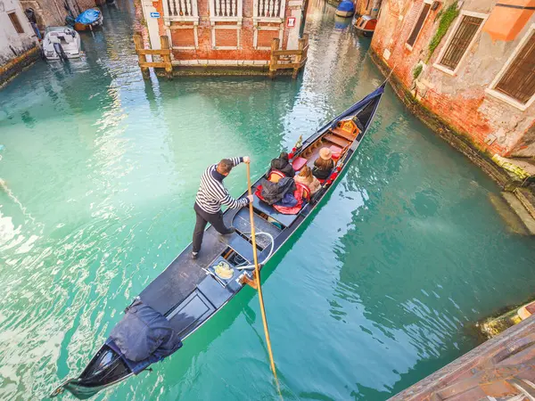 Venice Italien Marts 2023 Gondol Med Passagerer Der Sejler Kanaler - Stock-foto
