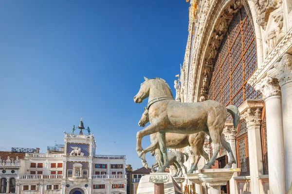 Venedig Italien März 2023 Pferdestatue Auf Der Basilika San Marco — Stockfoto
