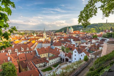 Günbatımında Prag 'daki Küçük Şehir manzarası, Çek Cumhuriyeti, Avrupa.